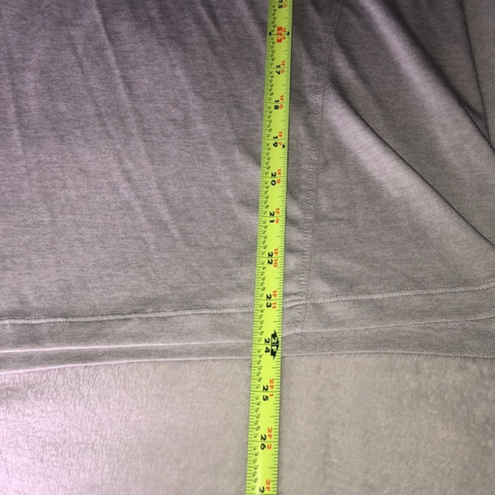 Under Armour Half Zip Athletic Top Shirt Women’s Medium heat Gear - Picture 10 of 14